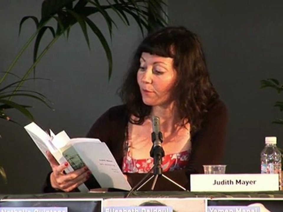 Judith Mayer lit des extraits de son livre "Un mobile" publié aux éditions Joca Seria dans la collection Extraction dirigée par Chloé Delaume.