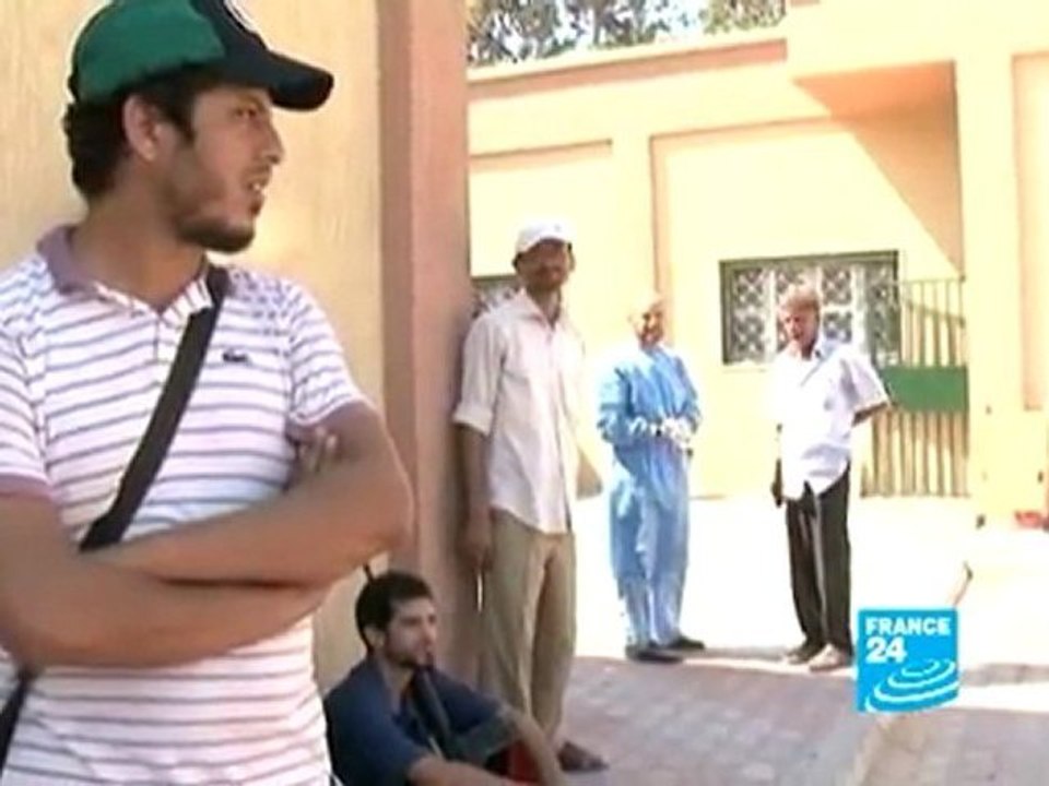 Libya - Report in the closest clinic in the front line against Gaddafi loyalists