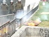Cile: primo giorno di sciopero generale, scontri a Santiago