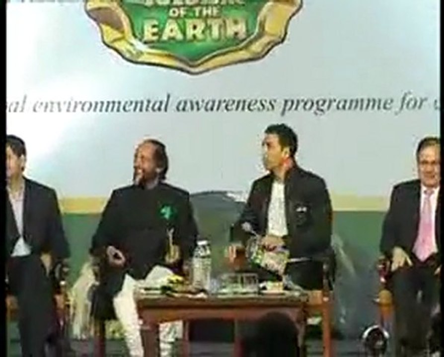 Akshay Kumar launches a comic book