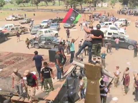 Rebels hunt for Kadhafi in Tripoli