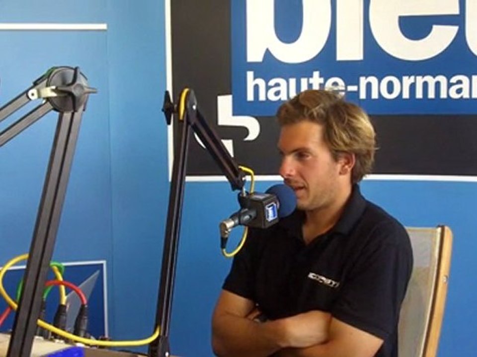 Charlie Dalin à l'arrivée de la solitaire du Figaro, France Bleu