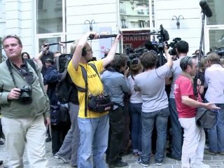 Strauss Kahn incomoda a socialistas franceses