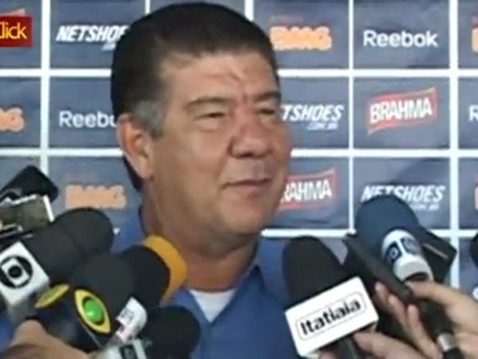 Joel Santana conta as horas para o clássico contra o Atlético-MG