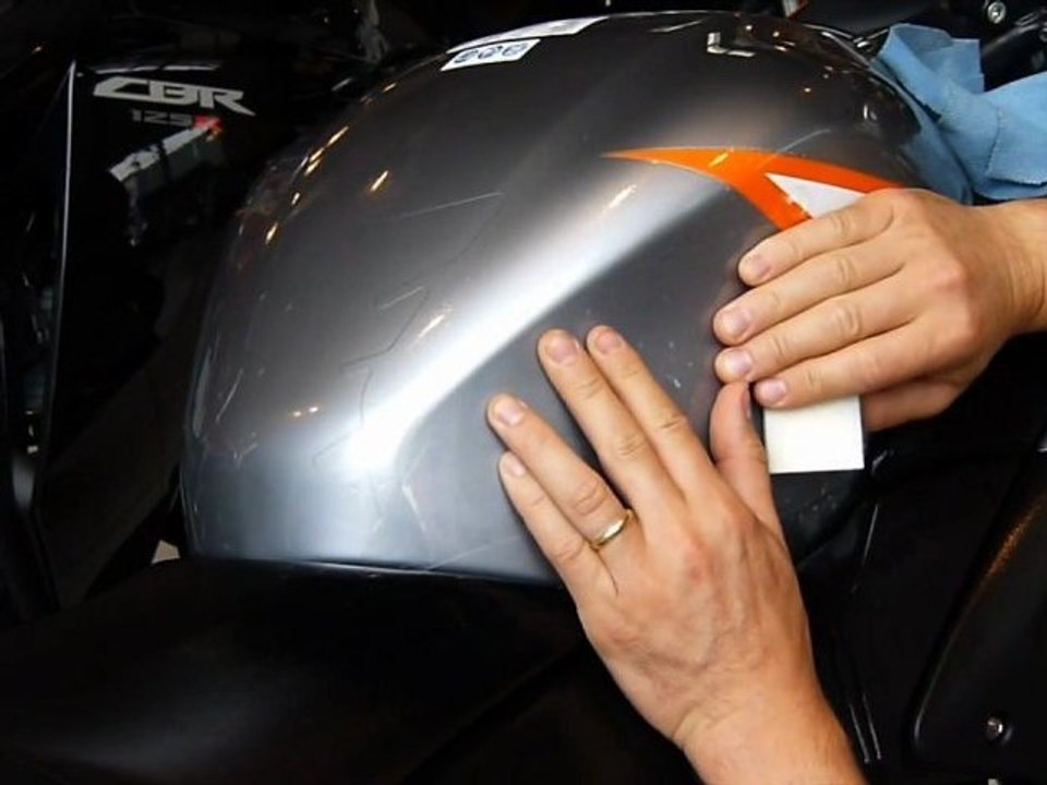 Clear Protect : Protection invisible de réservoir + flancs de réservoir de moto