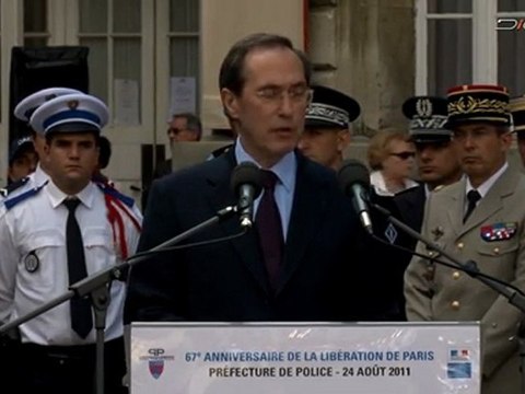 Cérémonie de la commémoration du 67ème anniversaire des combats pour la Libération de Paris à la Préfecture de Police