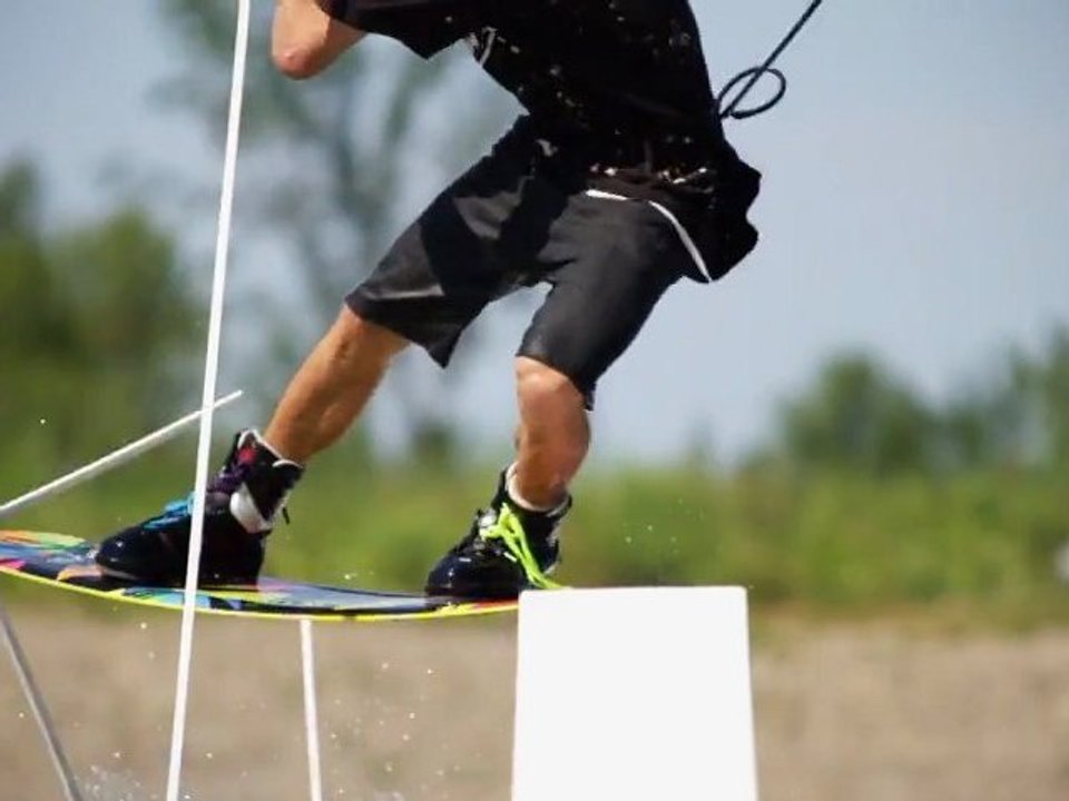 Wake : Raph Derome - A short.