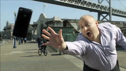 iPhone düşerken sahiplerinin slow motion halleri