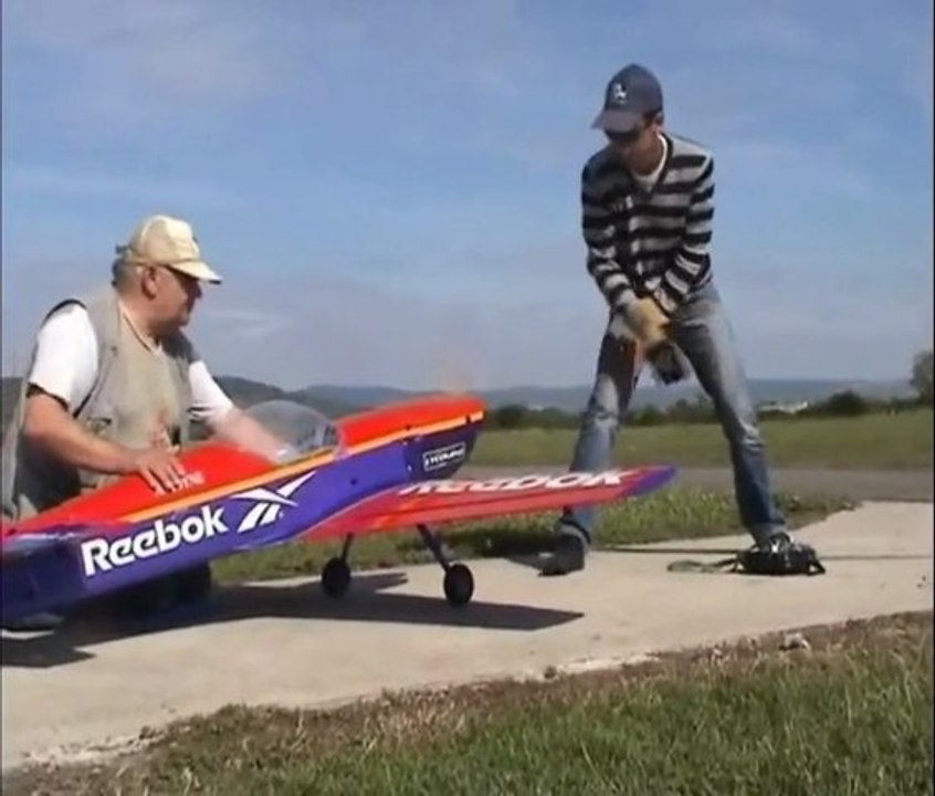 GAP : CAP 232 (avion RC) de Jordan De Silva