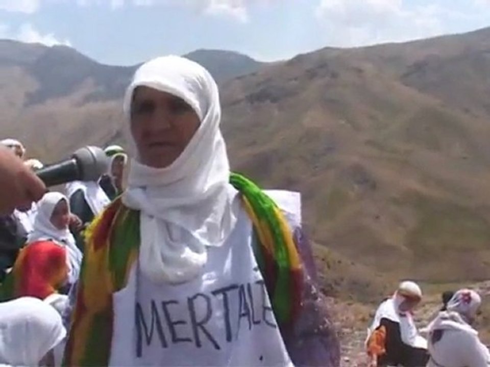 canlı kalkanlar hakurk kampına vardı