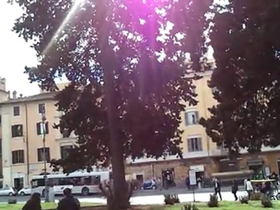 Video realizzato da Samsung Omnia 7 (sincrono con Motorola Milestone)