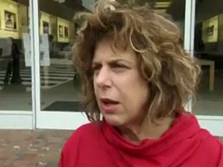 Apple consumers stand by brand