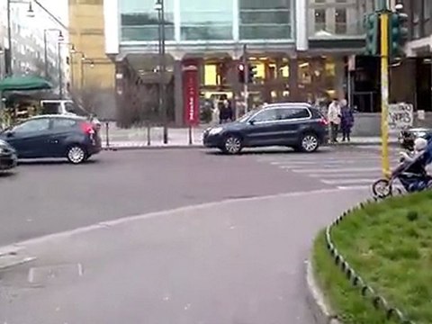 Video realizzato da Nokia E7 (sincrono con iPhone 4)