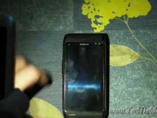 Come usare la torcia integrata del Nokia E7 Silver White