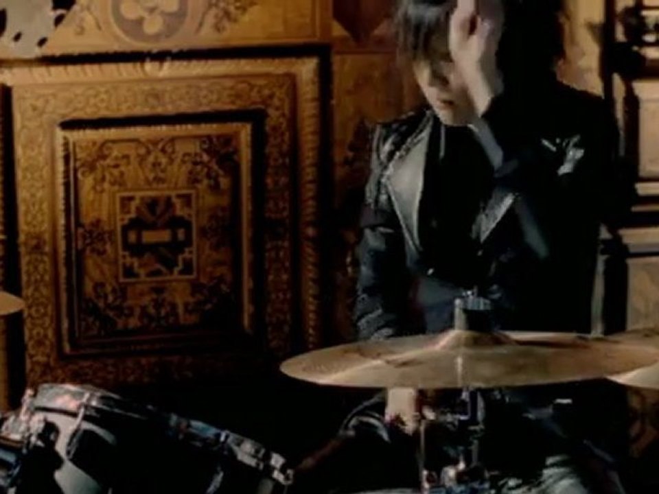 the GazettE - Cassis