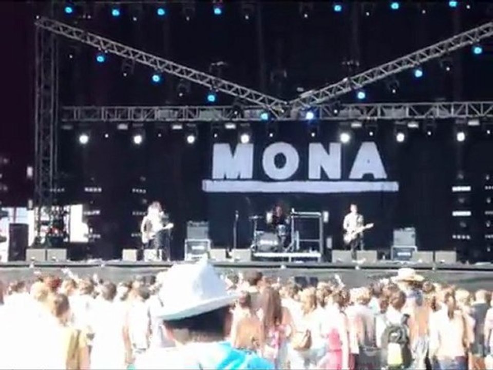 Mona @ Frequency 2011