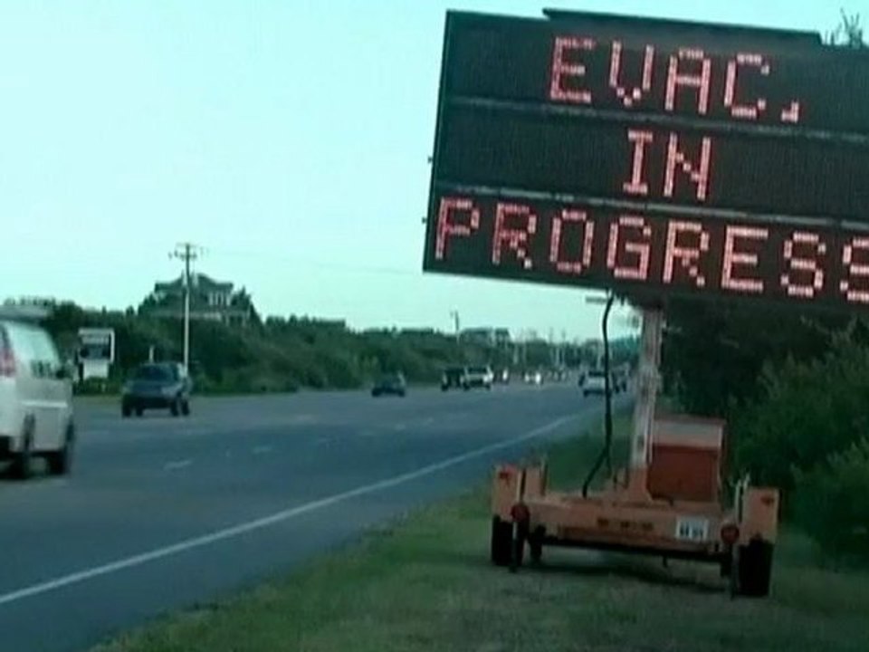 U.S. bracing for Category-3 hurricane