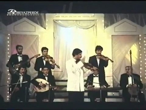 Soğuktu ve Yağmur Çiseliyordu -12- Türkan Şoray - Ekrem Bora