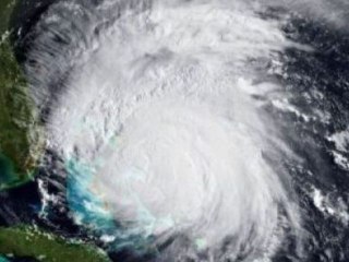 L'ouragan menace la côte est des Etats-Unis