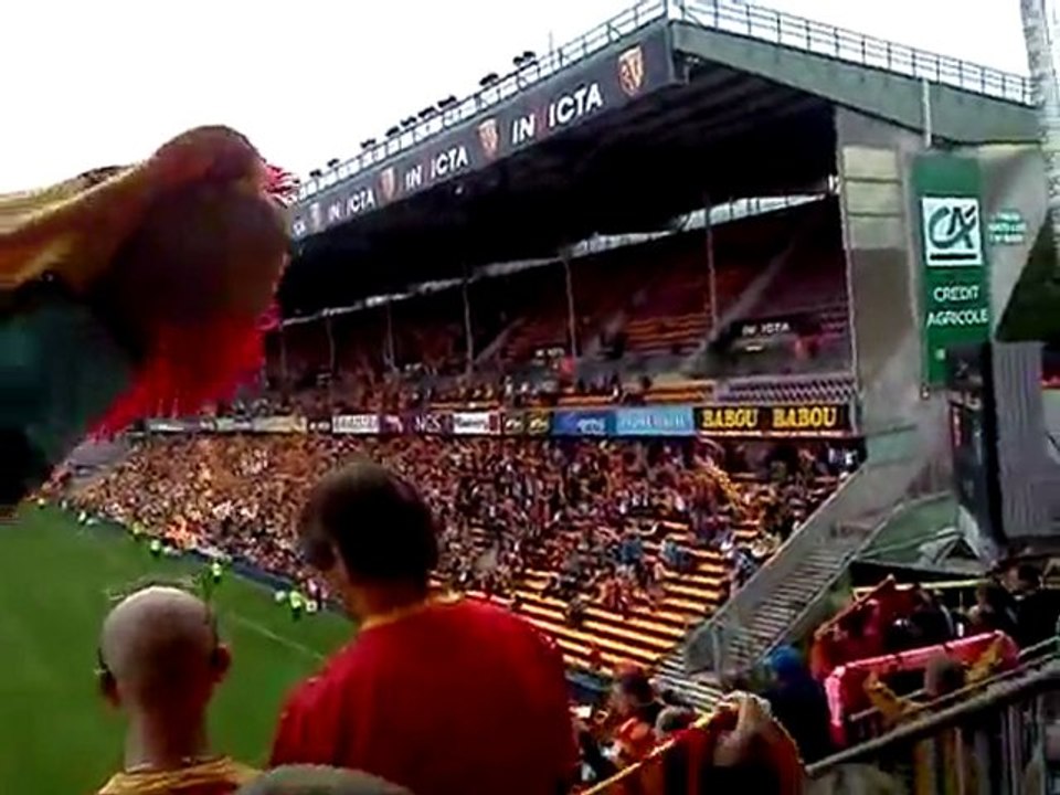 mi-temps au stade Bollaert : "les corons"