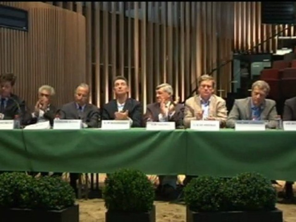 ASSEMBLEE DU SYNDICAT DES ELEVEURS 2011  part 1/5