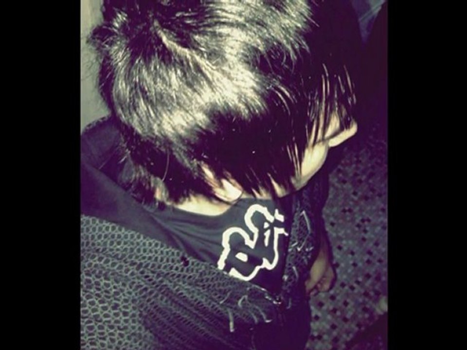 Captain Akabe - Bırak Bari Ben Seveyim Seni