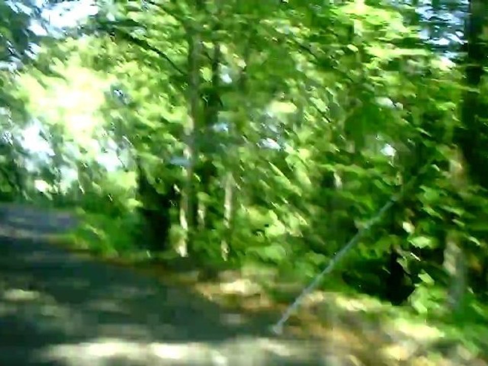 LA ROUTE EN AUVERGNE EN GOLDWING LES SOUS BOIS