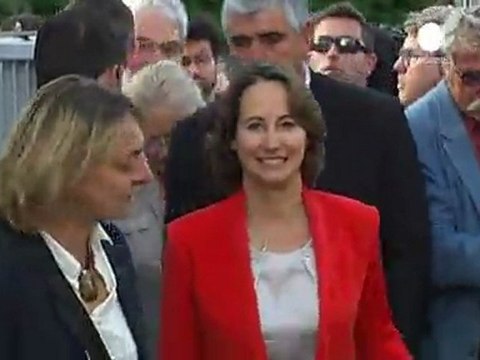 French Socialists gear up for primaries, without DSK