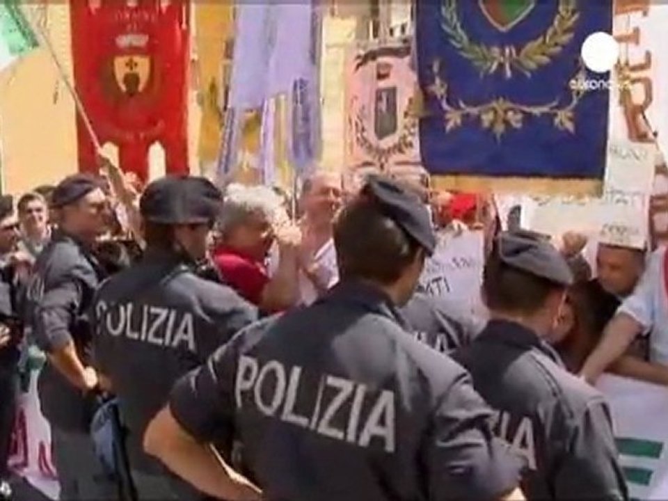 Italia, la protesta dei sindaci "a rischio"