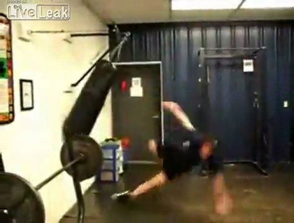 Boxsack Double Kick Fail