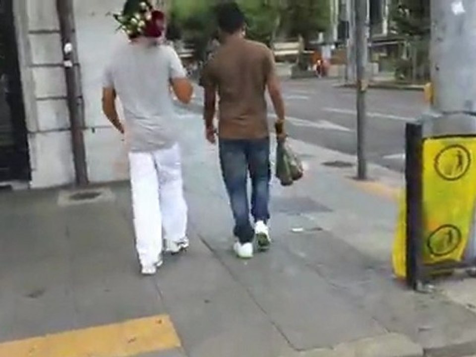 vendeurs de roses à la sauvette Genève 2011