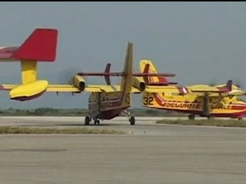 Huge wildfires rage across Greece