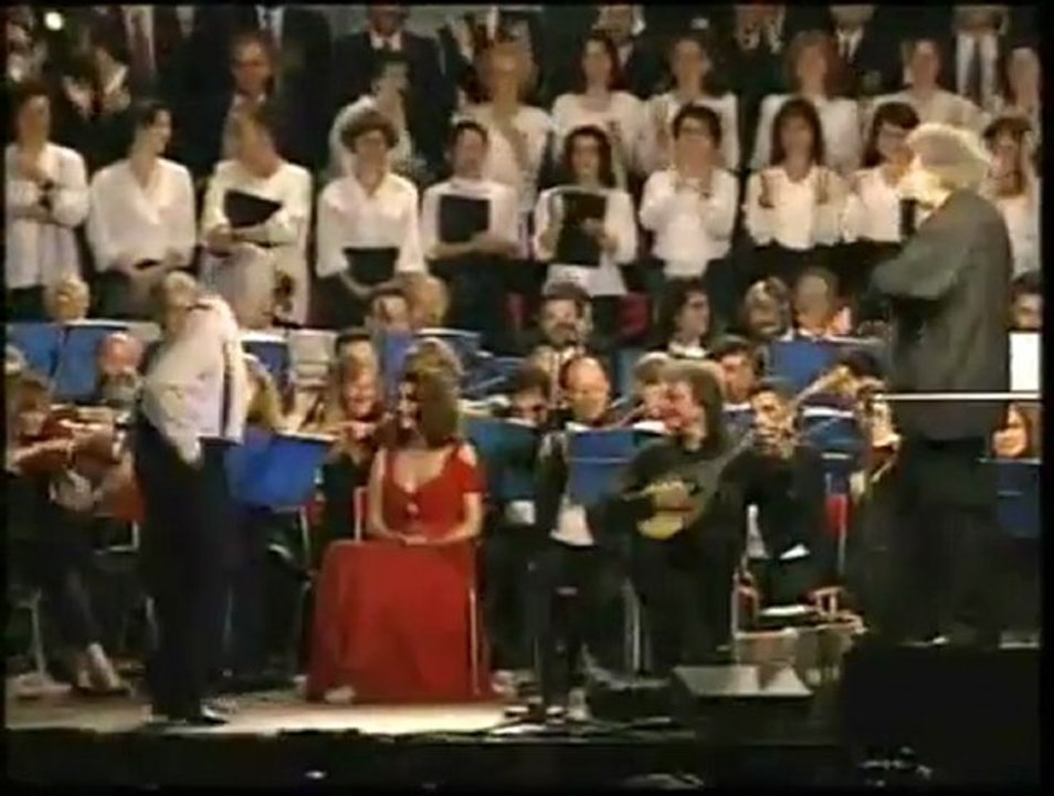 Anthony Quinn back at 84 dancing Zorba