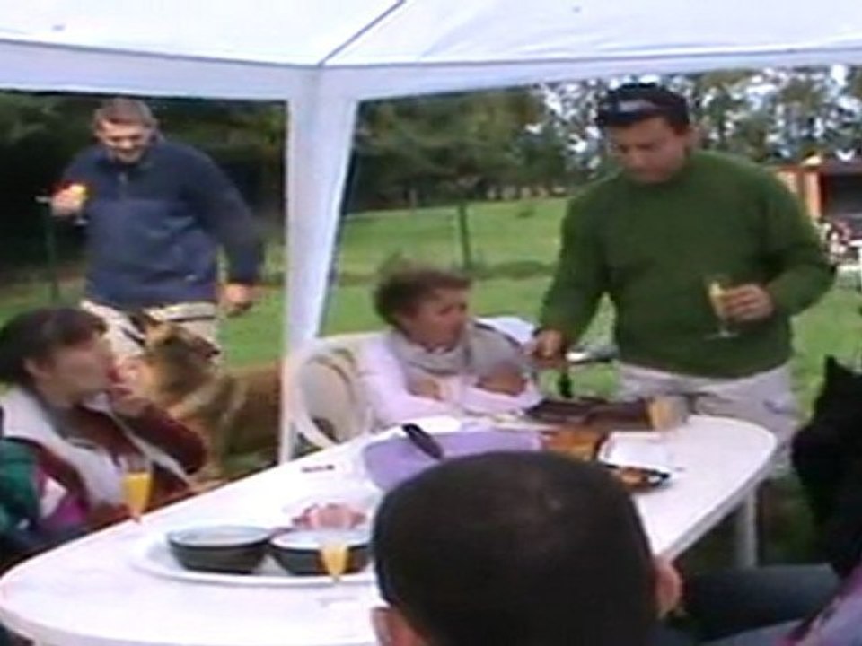 Entre rayons de soleil et averses, le barbecue a tout de même chauffé !!!