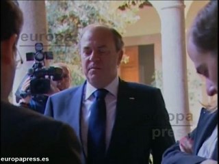 Monago recorta en presupuestos un 10%