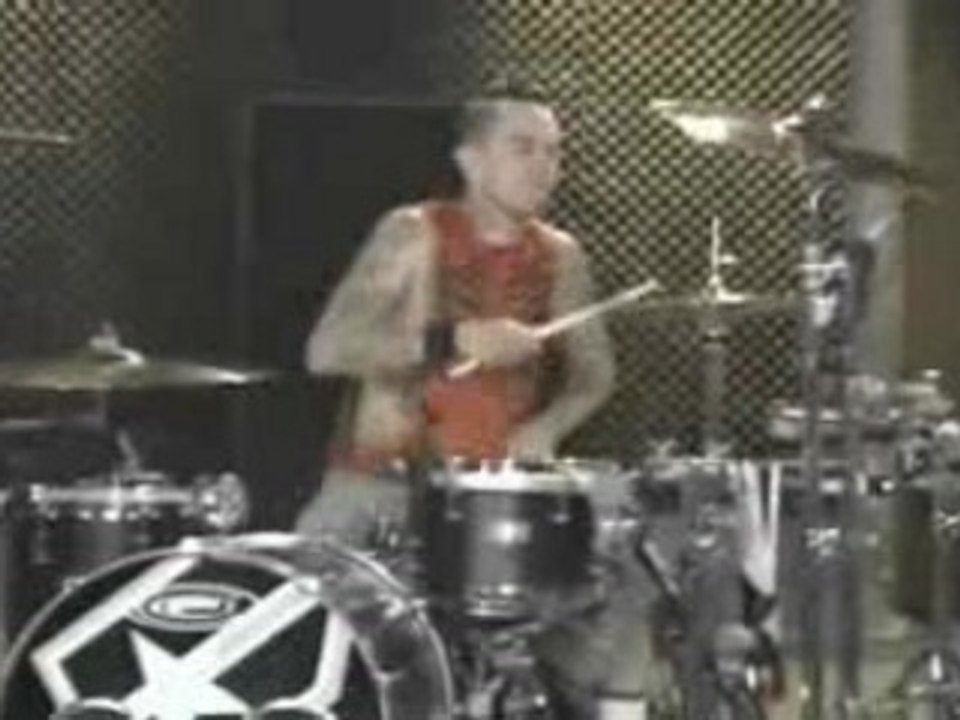 Blink 182 - Feeling This (Aol Sessions)
