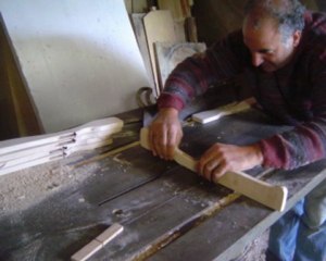 Fabrication d'arbalètes en bois pour le millénium de la collégiale d'Eymoutiers étape 3
