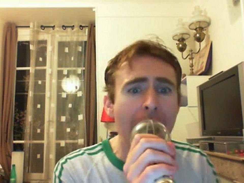 Wiwi égratigne "do you wanna touch me"