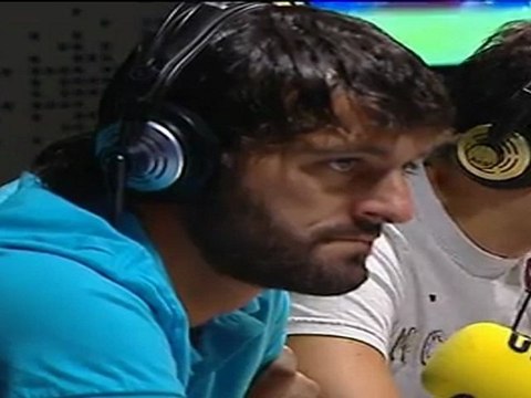 Las emisoras de radio transmiten desde sus estudios al serles negado el paso a los estadios