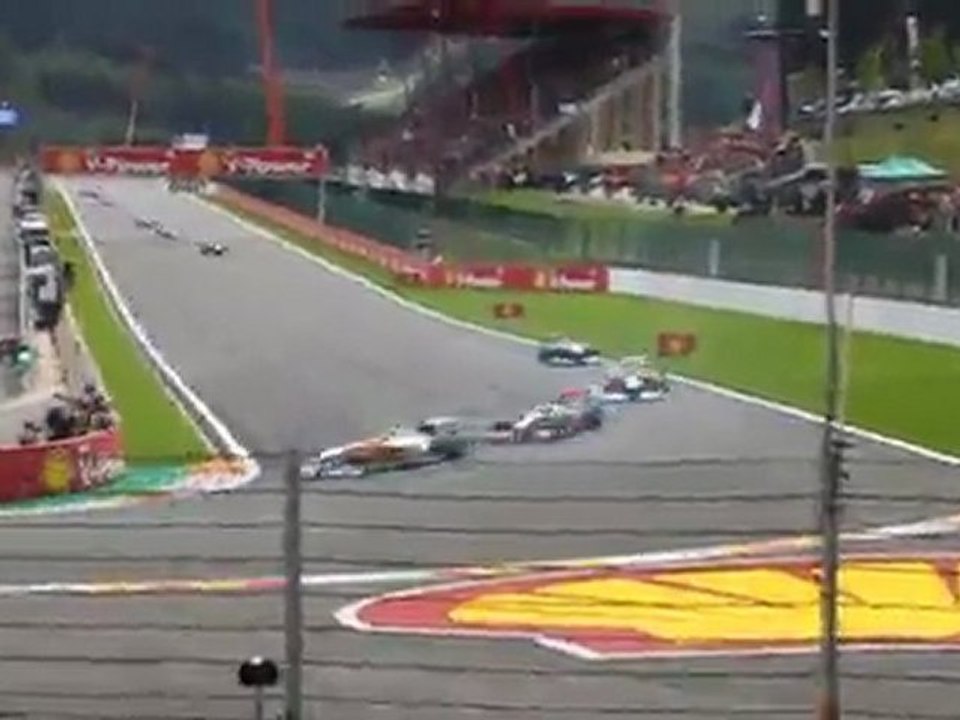 1er tour F1 SPA 2011 Tribune Gold 8