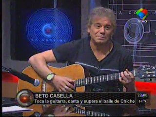 BETO CASELLA CANTANDO EN  "LA CORNISA" DE MAJUL