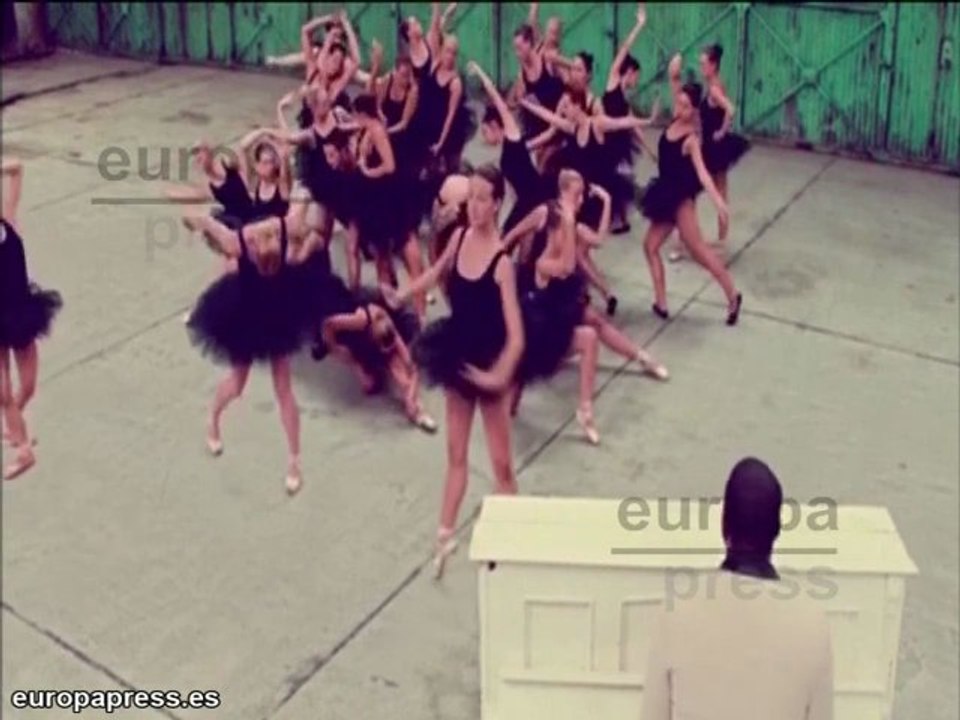 Givenchy 'viste' el nuevo disco de Kanye West