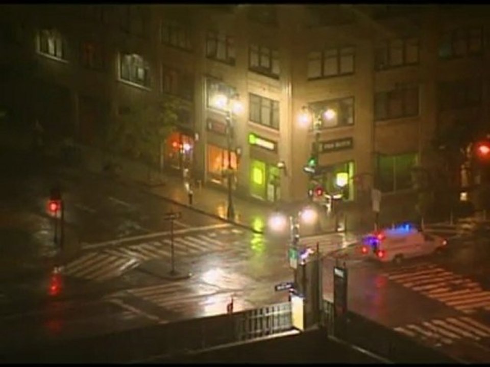 Flooding and travel chaos as Irene reaches Canada