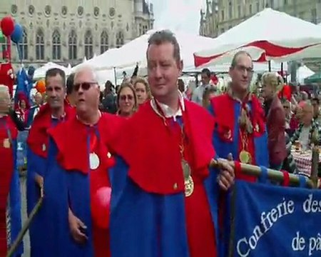 la 10ème fête de l'andouillette à Arras (Pas de Calais)