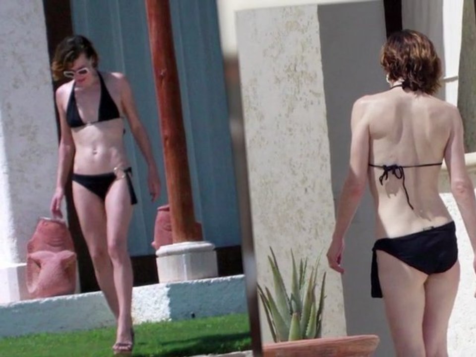 Milla Jovovich im Bikini