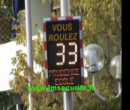 RADAR PEDAGOGIQUE LUMINEUX DE VITESSE VIASIS PLUS 052011