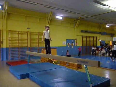20110618 Gala de gym, Jeanne à la poutre