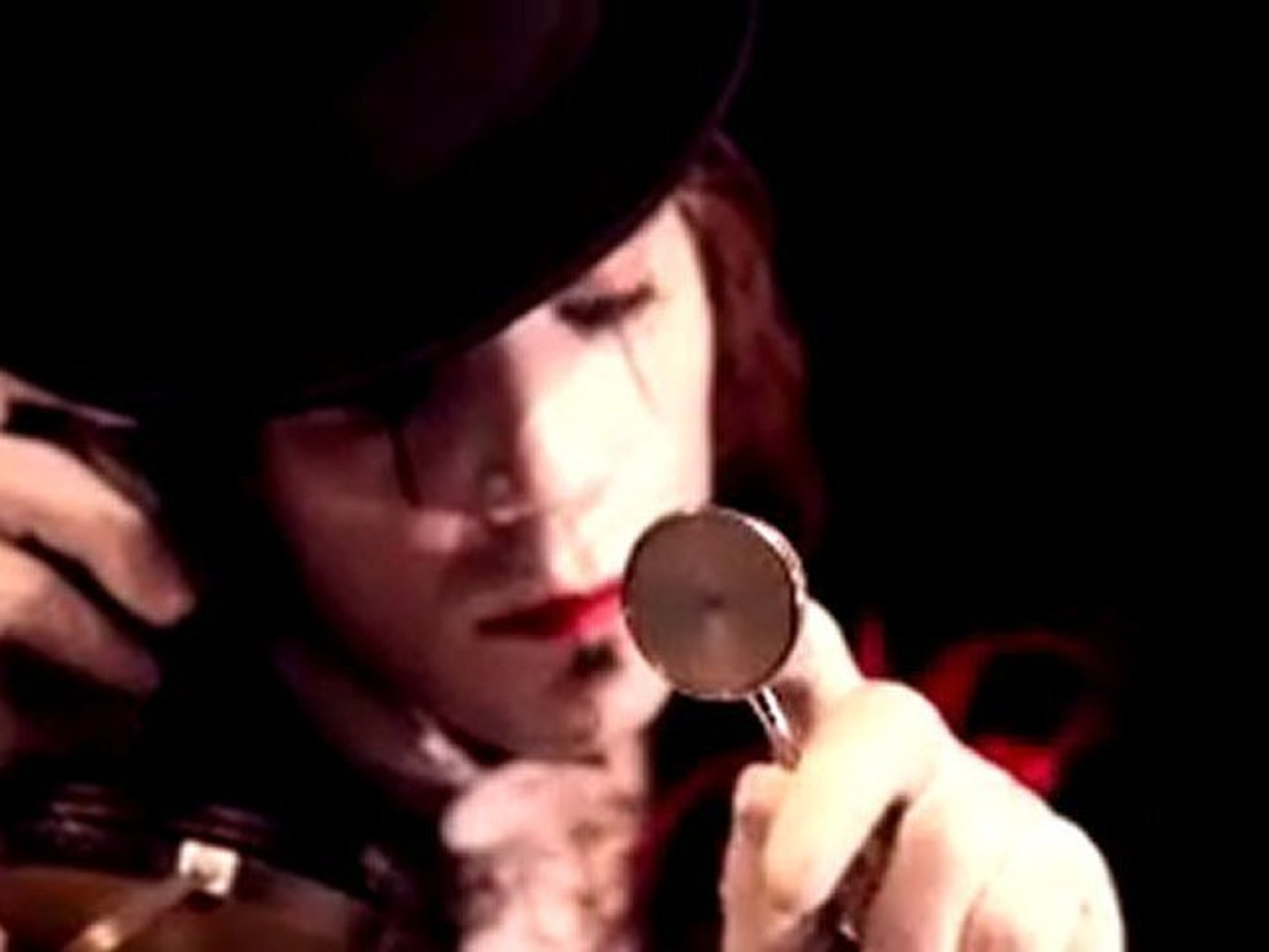 Liquid Stranger feat. Warrior Queen - Mutants