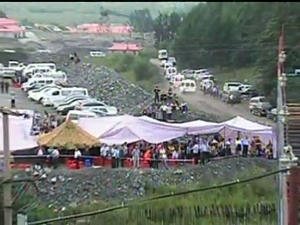 Miners rescued after week in flooded pit