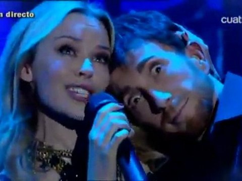 Kylie Minogue performing Let It Snow at spanish tv program 13.12.2010